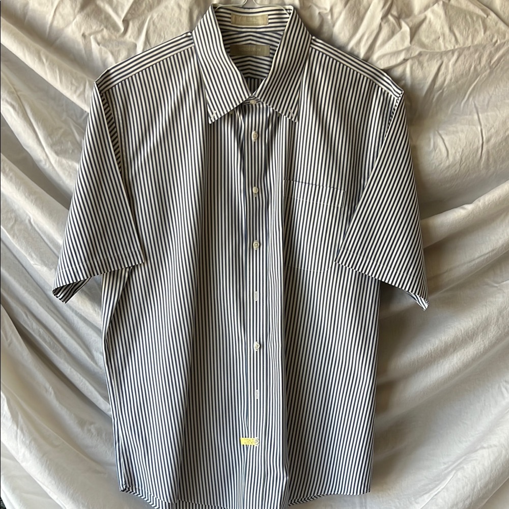 Nordstrom White and Blue Casual Button Down Short Sleeve Shirt